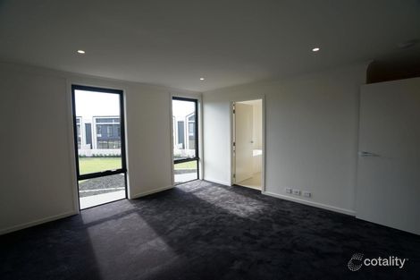 7 Lakeview Bvd, Mermaid Waters, QLD 4218