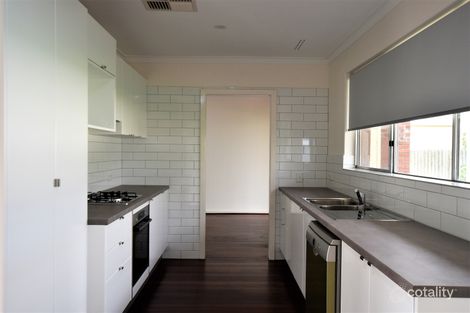 Property photo of 4 Knowle Way Warnbro WA 6169