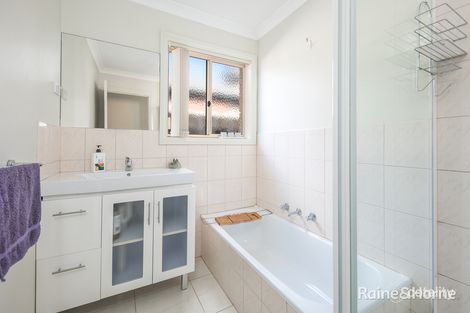 Property photo of 15 Fingleton Crescent Sunbury VIC 3429