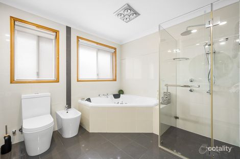 Property photo of 17 Carbine Close Casula NSW 2170