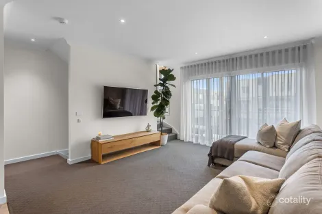 Property photo of 4 Jackstay Close Safety Beach VIC 3936