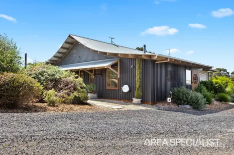 Property photo of 13 Carlisle Close Nyora VIC 3987