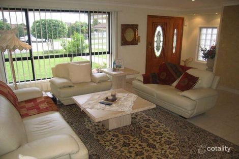 Property photo of 4 Hendra Close St Johns Park NSW 2176