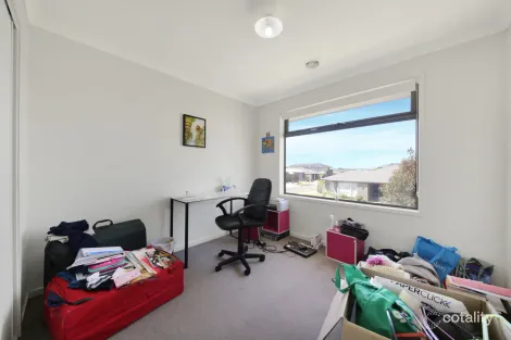 Property photo of 2 Keira Circuit Werribee VIC 3030