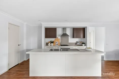 Property photo of 92 Creekward Drive Armstrong Creek VIC 3217