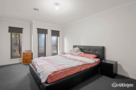 Property photo of 4 Lusitano Way Clyde North VIC 3978