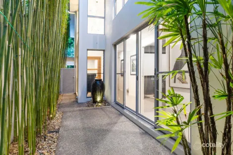 Property photo of 2234 Glengallon Way Hope Island QLD 4212