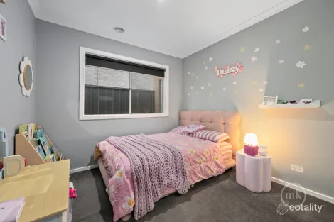 Property photo of 30 Byre Street Doreen VIC 3754