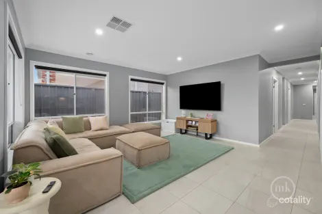 Property photo of 30 Byre Street Doreen VIC 3754