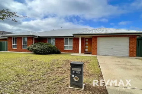 2/24 Hazelwood Dr, Forest Hill, NSW 2651