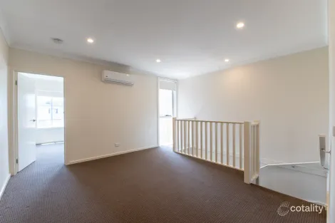 Property photo of 13 Courthouse Walk Doreen VIC 3754