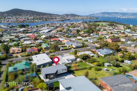 Property photo of 14 Tianna Road Lindisfarne TAS 7015
