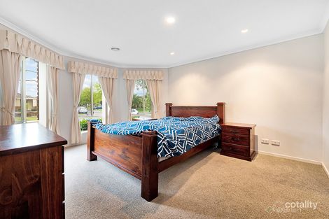 Property photo of 18 Scotsdale Drive Cranbourne East VIC 3977