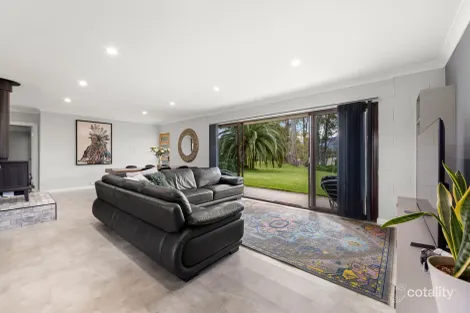 Property photo of 6 Elvin Drive Bomaderry NSW 2541