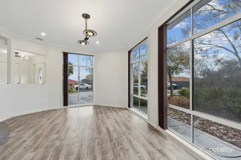 Property photo of 19 Maple Crescent Jerrabomberra NSW 2619