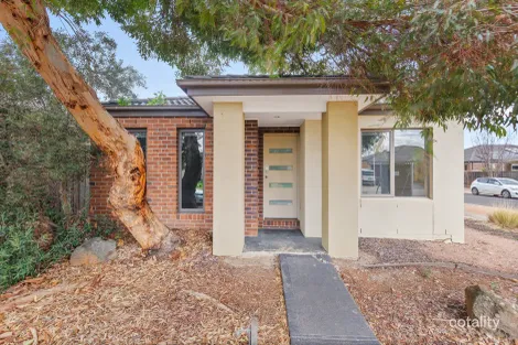 Property photo of 30 Waves Drive Point Cook VIC 3030
