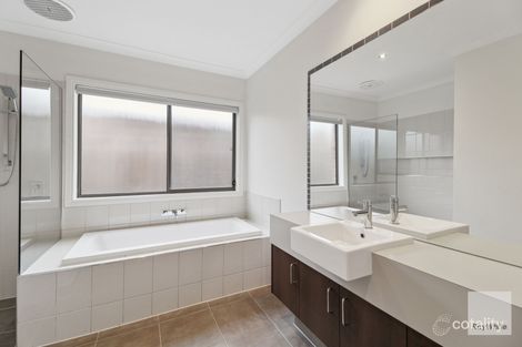 Property photo of 25 Birchgrove Way Taylors Hill VIC 3037