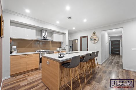 Property photo of 23 Larnook Crescent Truganina VIC 3029