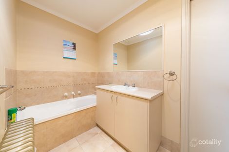 Property photo of 15 Hamilton Place West Wodonga VIC 3690