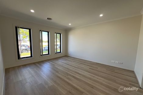Property photo of 6 Hiddick Road Point Cook VIC 3030