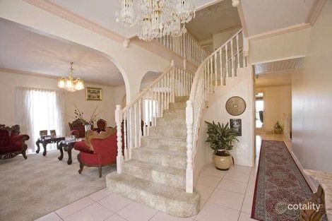 Property photo of 27 Bellbrook Drive Dandenong North VIC 3175