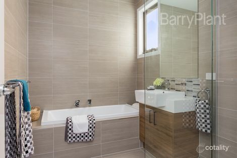 Property photo of 2/24 Mummery Street Mount Waverley VIC 3149