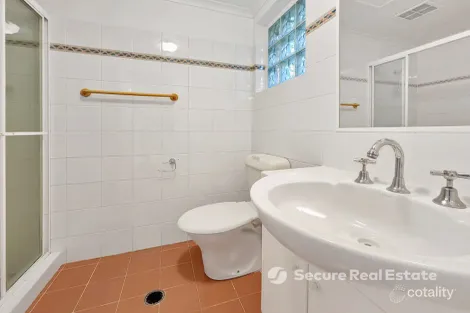 Property photo of 2/37 Ninth Avenue Coorparoo QLD 4151