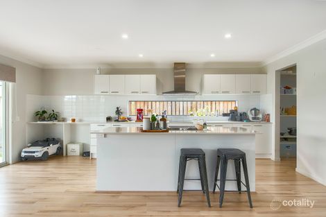 Property photo of 9 Lomond Circuit Upper Kedron QLD 4055