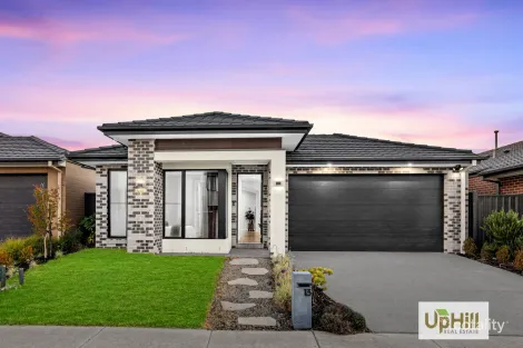 13 Cinema St, Clyde North, VIC 3978