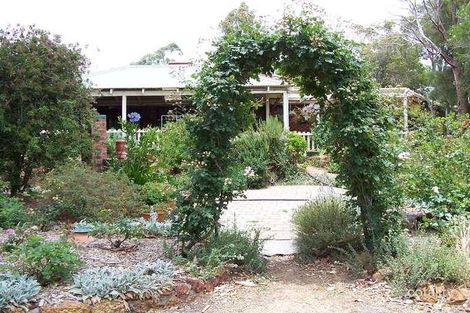 13 Hill St, Gooseberry Hill, WA 6076