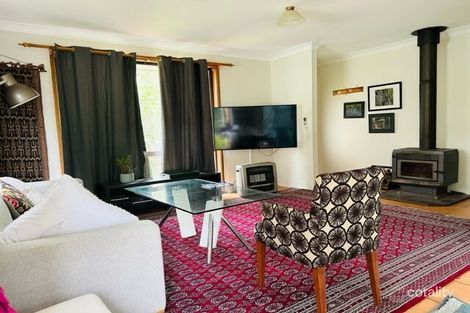 Property photo of 7 George Evans Close Wentworth Falls NSW 2782