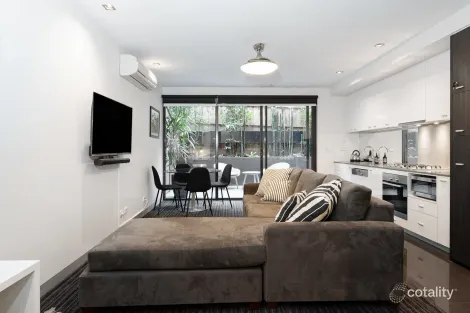 8/17 Robe St, St Kilda, VIC 3182
