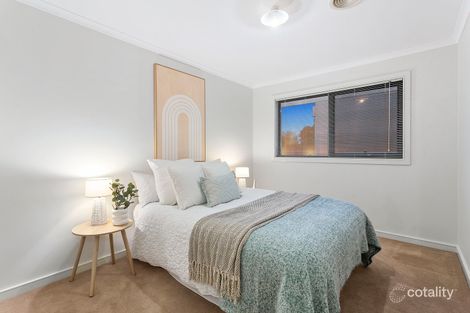 Property photo of 33 St Andrews Drive Heatherton VIC 3202