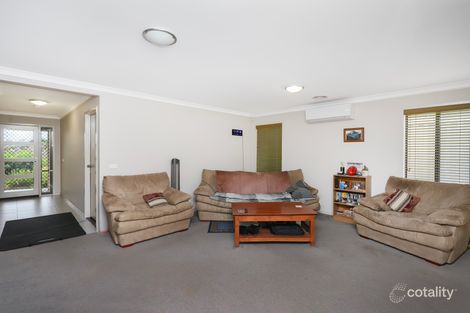 Property photo of 21 Phoenix Circuit Brookfield VIC 3338