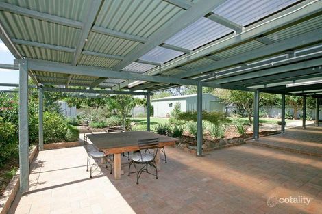Property photo of 4 Jeeba Place Glenfield Park NSW 2650