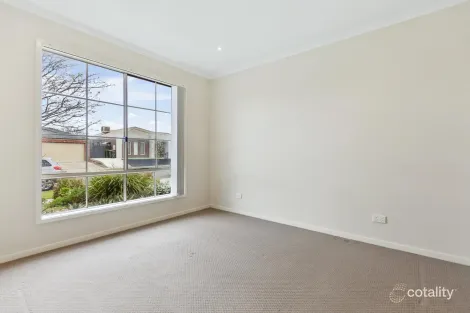 Property photo of 7 Clematis Crescent Manor Lakes VIC 3024