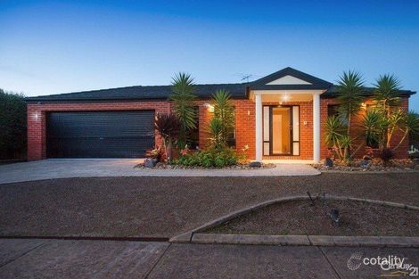 36 Oaklands Way, Pakenham, VIC 3810