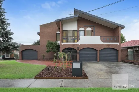 27 Woodstock Dr, Gladstone Park, VIC 3043