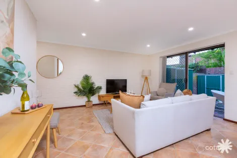 Property photo of 4/201 Coode Street Como WA 6152