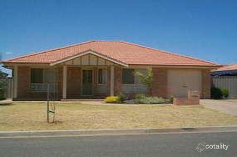 Property photo of 5 Paldi Crescent Glenfield Park NSW 2650