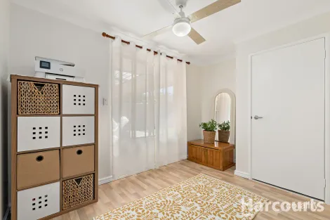 Property photo of 7 St James Place Greenfields WA 6210
