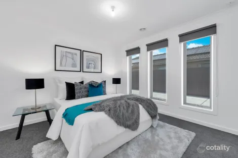 Property photo of 4 Volta Lane Pakenham VIC 3810