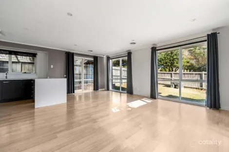Property photo of 2 Leonard Drive Langwarrin VIC 3910
