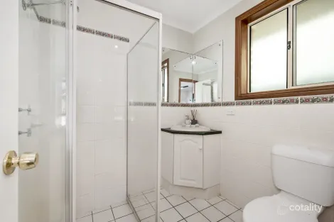 Property photo of 2 Manoora Drive Hallett Cove SA 5158