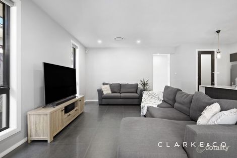Property photo of 11 Watervale Circuit Chisholm NSW 2322