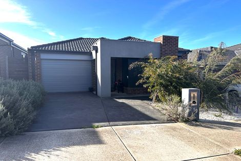 Property photo of 19 Anvil Way Clyde North VIC 3978