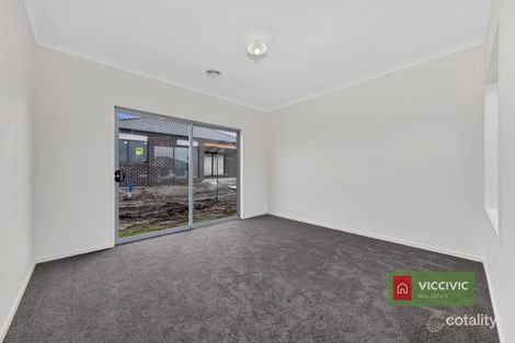 Property photo of 28 Biscotti Crescent Manor Lakes VIC 3024