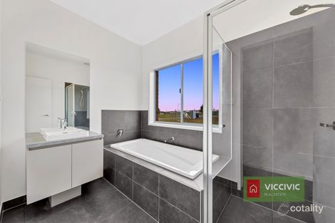 Property photo of 28 Biscotti Crescent Manor Lakes VIC 3024