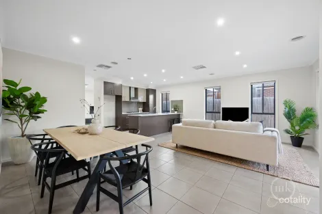 Property photo of 6 Fossilstone Avenue Doreen VIC 3754