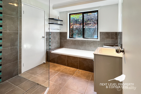 Property photo of 30 Baldwin Boulevard Windermere Park NSW 2264